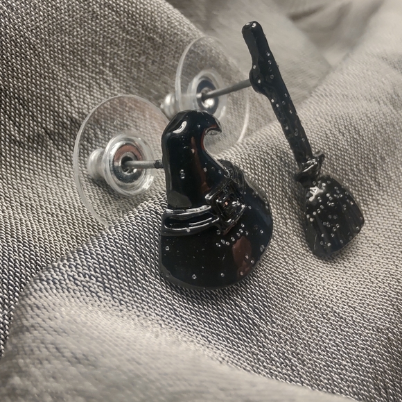 Halloween 365 Perfectly Mismatched Stud Earrings - Witch's Hat & Broom - Picture 5 of 9